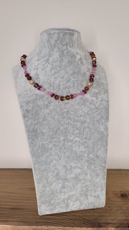 Collana con pietre rosso mix