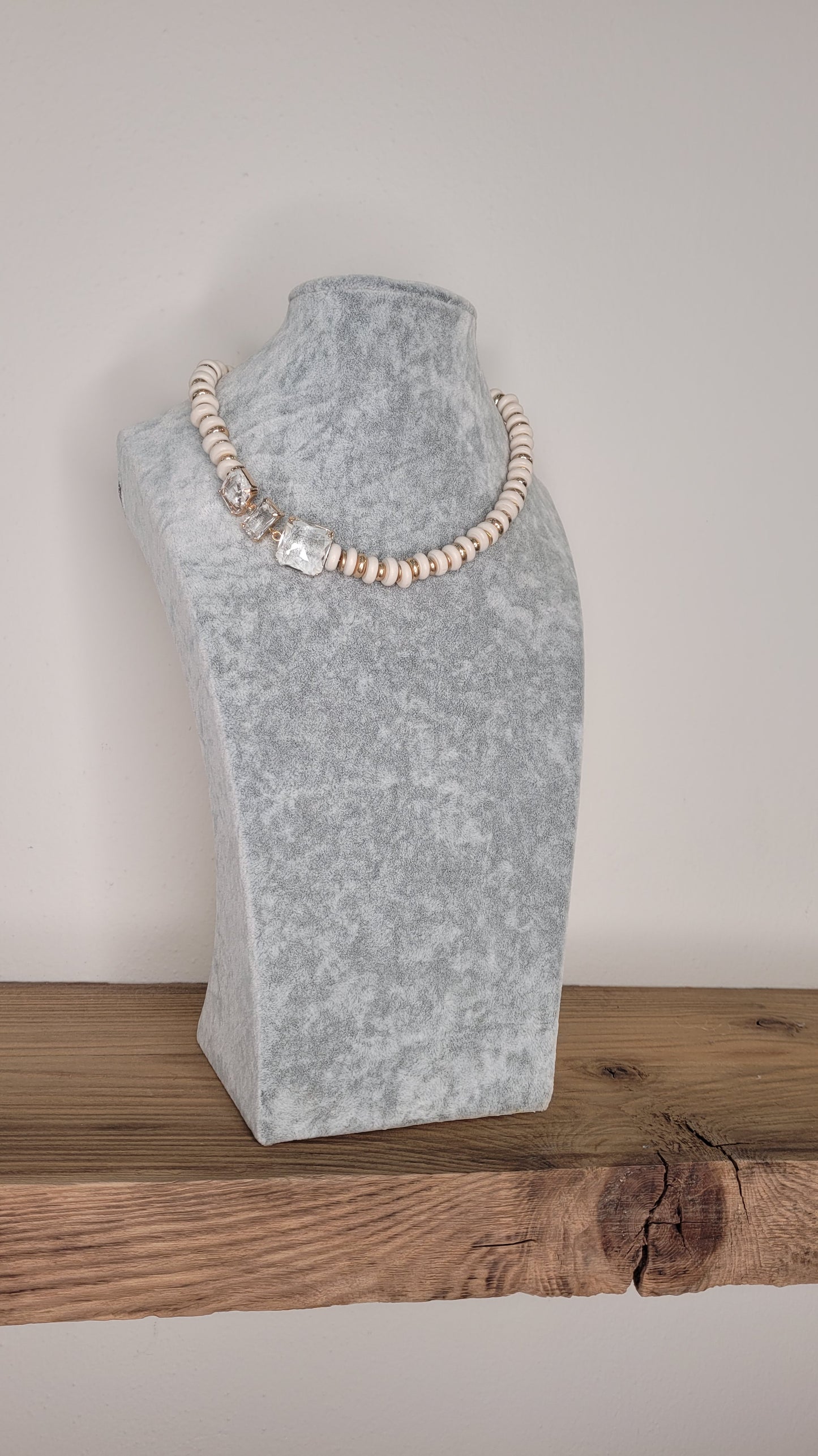 Collana girocollo legno