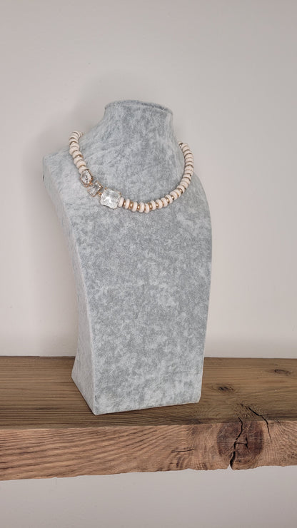 Collana girocollo legno